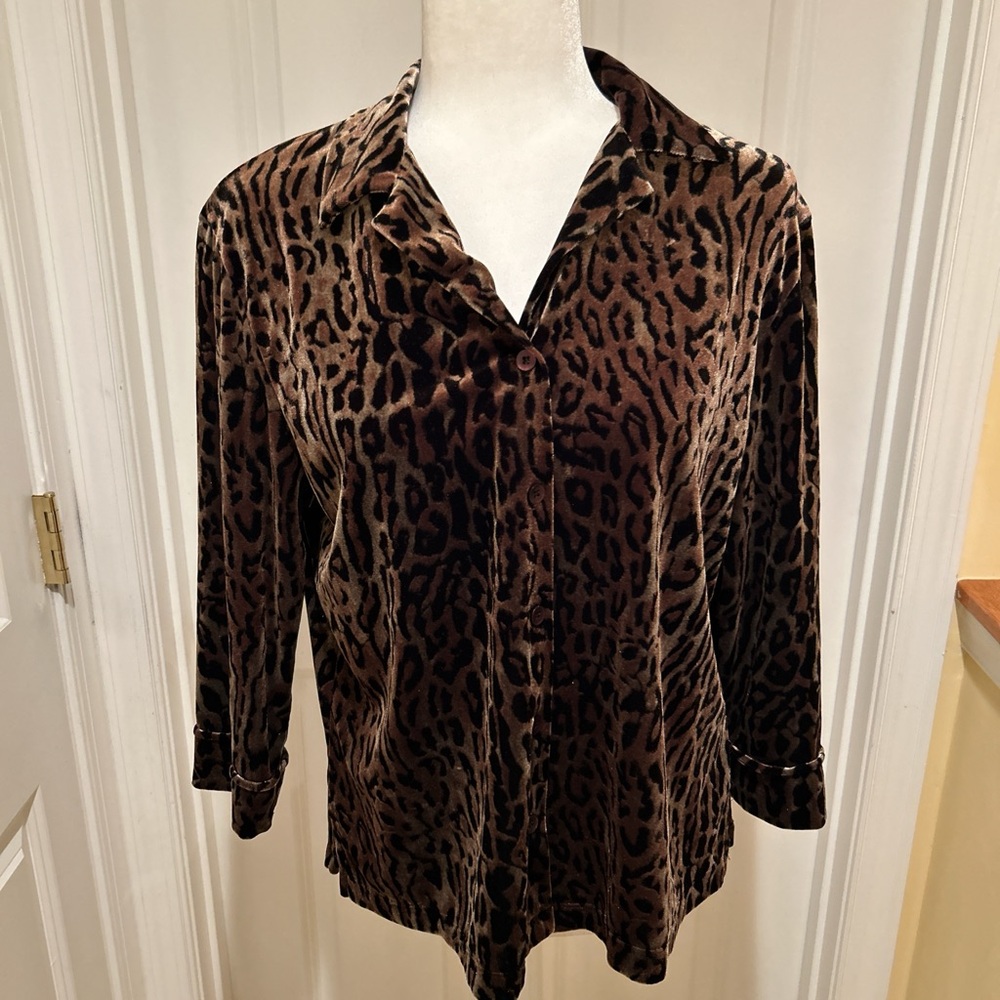 Vintage ‘90s Clio Velvet Leopard Patterned Button Up Jacket/Blouse. Size L